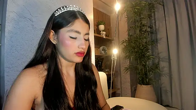 IsabelaStefano online show from May 27, 2026, 3:25 am