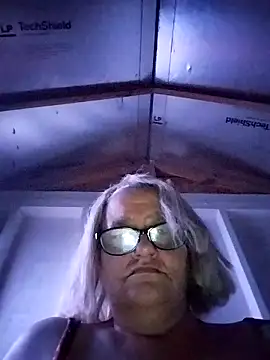 Snapshot of bella5757 chatting on February 16, 2026, 2:29 am bella5757 online show from February 16, 2026, 2:29 am