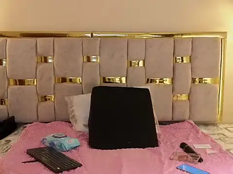 Gigi brigthon online show from March 18, 2026, 3:53 am