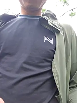 huykkk99 online show from March 9, 2026, 2:04 am