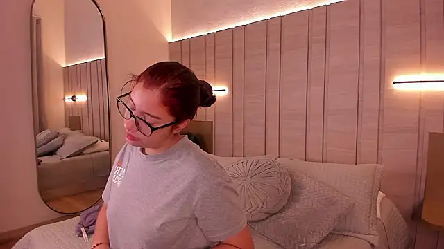 Zoe Mendez online show from February 10, 2026, 11:36 am