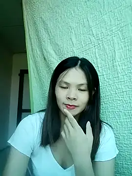 quynhquynh  online show from November 23, 2025, 6:24 am