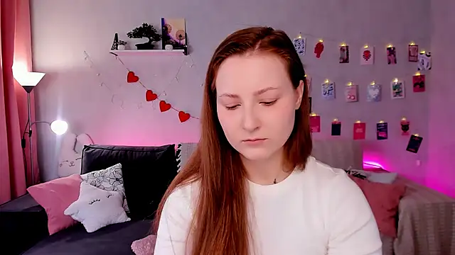 velvet cherry  online show from February 7, 2026, 8:51 am