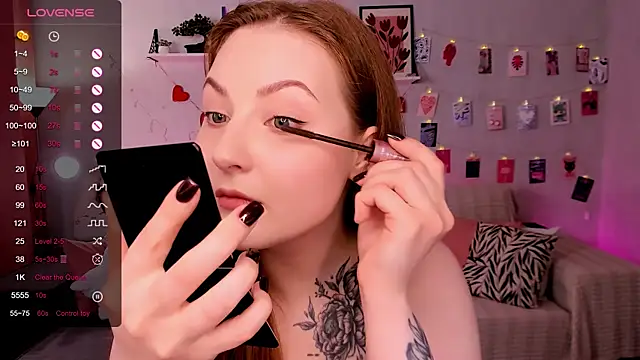Snapshot of velvet_cherry_ chatting on April 30, 2026, 8:53 am velvet cherry online show from April 30, 2026, 8:53 am