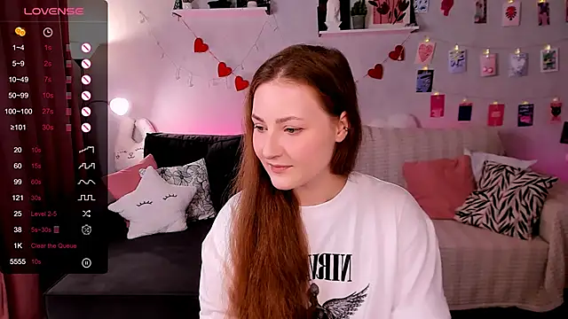 Snapshot of velvet_cherry_ chatting on May 6, 2026, 8:52 am velvet cherry online show from May 6, 2026, 8:52 am