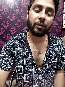 Cute Lucky online show from April 28, 2026, 2:33 pm