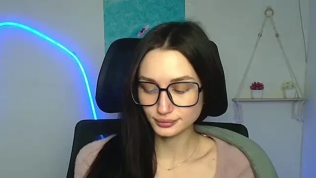 Stella XO online show from February 13, 2026, 7:04 am