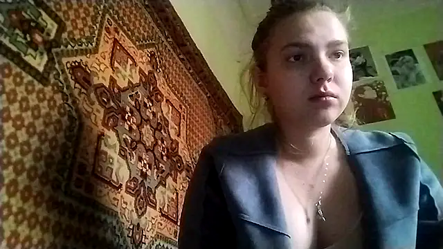 KikiBang online show from December 1, 2025, 8:19 am