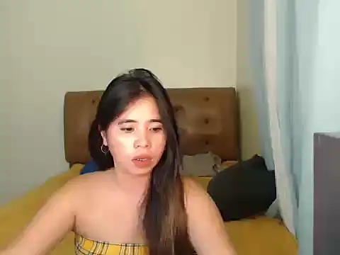 Snapshot of prettyELLE chatting on April 4, 2026, 6:55 am prettyELLE online show from April 4, 2026, 6:55 am