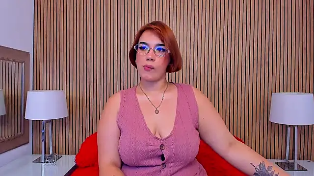 MillyHotsoon online show from May 4, 2026, 3:13 am