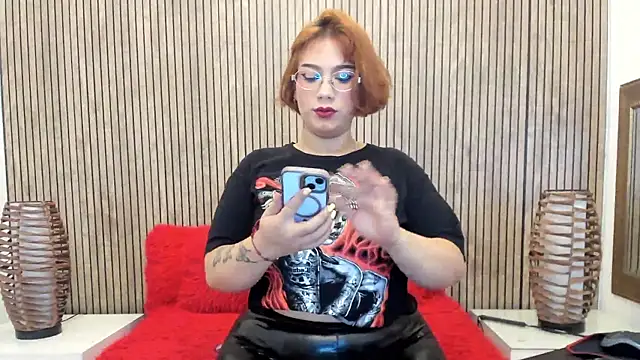 MillyHotsoon online show from May 7, 2026, 3:12 am