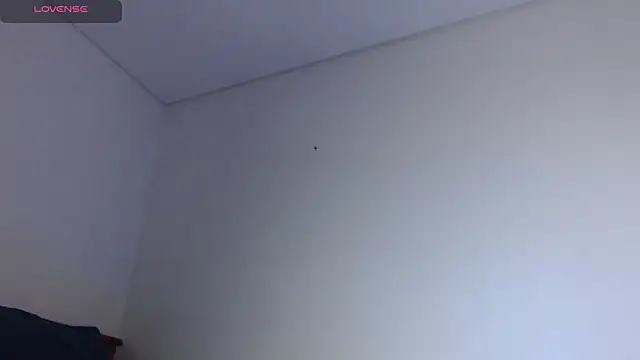 MikeSantoss1 online show from December 4, 2025, 12:53 am