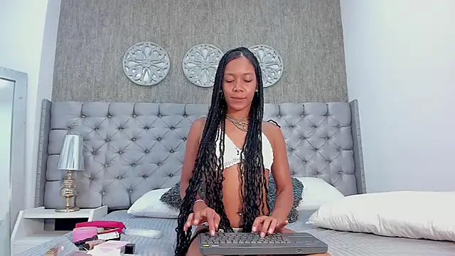 Snapshot of DaimondJohnson chatting on April 3, 2026, 9:35 pm DaimondJohnson online show from April 3, 2026, 9:35 pm