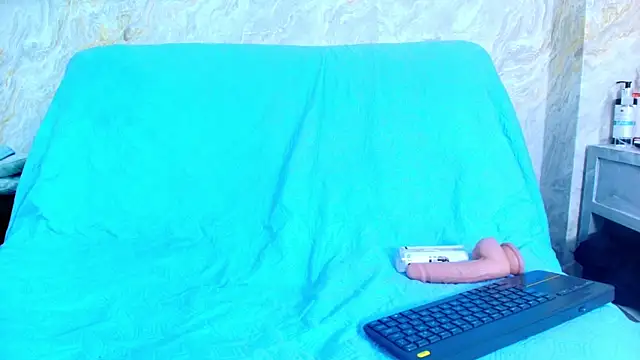 Snapshot of sofiaa_little chatting on November 20, 2025, 8:41 pm sofiaa little online show from November 20, 2025, 8:41 pm