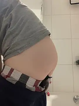 Spielzeugtwink online show from February 8, 2026, 3:15 pm