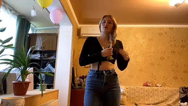 Malley Saunds online show from December 3, 2025, 7:16 am