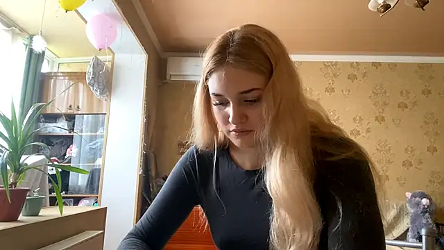 Malley Saunds online show from December 5, 2025, 8:12 am