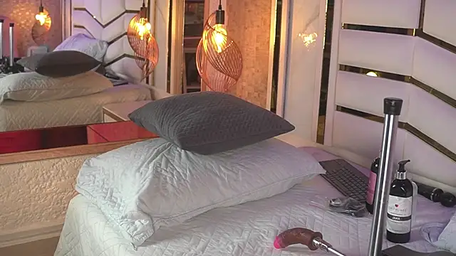 Snapshot of luciana_agudelo chatting on June 6, 2026, 7:29 pm luciana agudelo online show from June 6, 2026, 7:29 pm