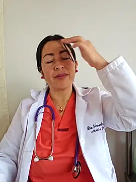 JustSamantha  online show from December 3, 2025, 1:31 pm