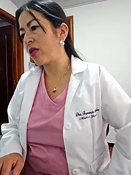 JustSamantha  online show from December 18, 2025, 12:11 pm