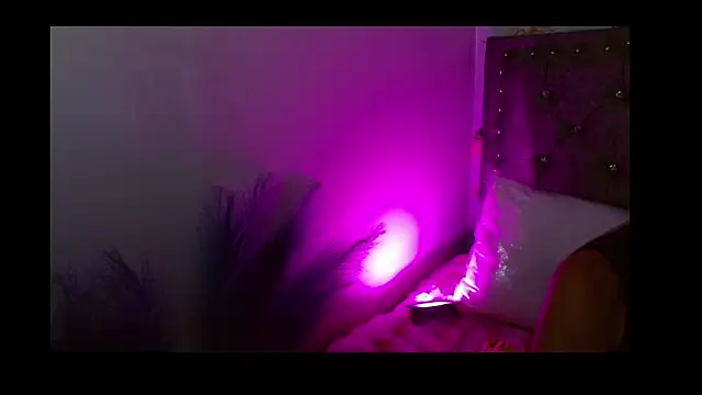 Queen Rousee online show from February 16, 2026, 10:06 pm