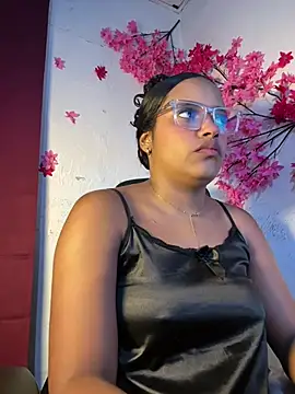 chleo rosse online show from May 5, 2026, 3:14 am