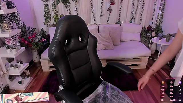 little xioo  online show from January 12, 2026, 8:14 pm