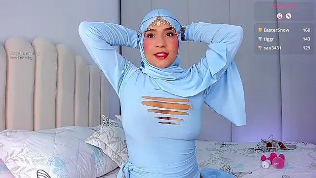 Snapshot of Amira-Zahra chatting on April 1, 2026, 10:05 am Amira-Zahra online show from April 1, 2026, 10:05 am