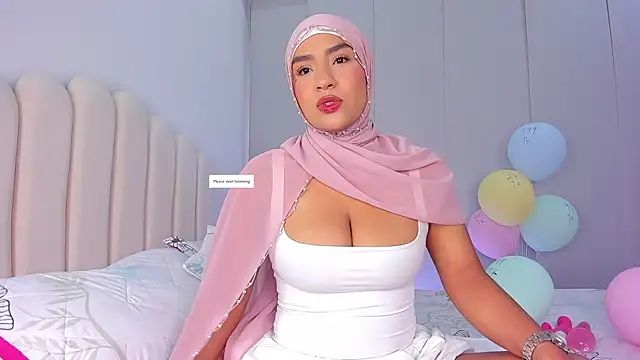 Snapshot of Amira-Zahra chatting on April 19, 2026, 9:39 pm Amira-Zahra online show from April 19, 2026, 9:39 pm