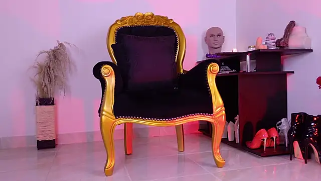 SaraFerrer  online show from May 9, 2026, 5:23 am