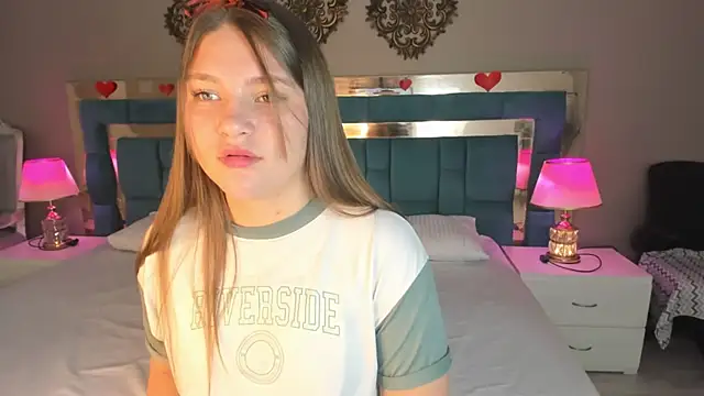 LiiaVelvet online show from April 2, 2026, 3:48 am