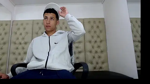 HollmanFronsh online show from February 6, 2026, 2:49 am