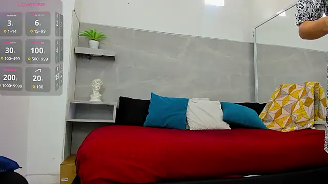 selenaflamemj online show from February 20, 2026, 7:03 pm