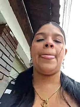 Layla-daring online show from December 15, 2025, 8:02 pm