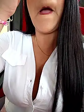 Layla-daring online show from January 31, 2026, 8:18 pm