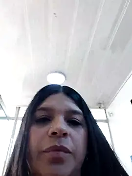 Layla-daring online show from April 30, 2026, 8:57 pm
