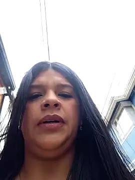 Layla-daring online show from May 4, 2026, 5:31 pm
