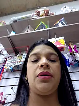 Layla-daring online show from June 25, 2026, 7:29 pm