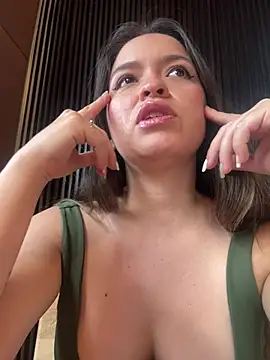 Little  Danni1 online show from January 17, 2026, 9:40 pm