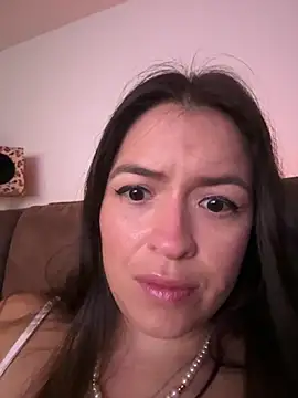 Snapshot of Little__Danni1 chatting on April 8, 2026, 2:44 am Little Danni1 online show from April 8, 2026, 2:44 am