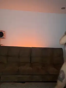 Snapshot of Little__Danni1 chatting on May 2, 2026, 4:28 am Little Danni1 online show from May 2, 2026, 4:28 am
