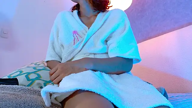 lanna w online show from December 4, 2025, 10:29 pm