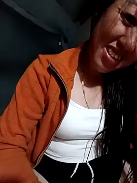 Jelly-squirt online show from May 4, 2026, 12:23 pm
