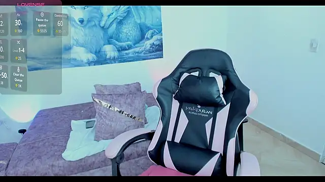 Mia King  online show from December 4, 2025, 6:49 pm