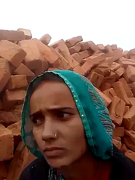 manishahot133 online show from December 14, 2025, 9:47 am