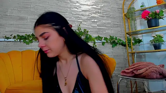 SerennaNoir online show from December 18, 2025, 5:46 am