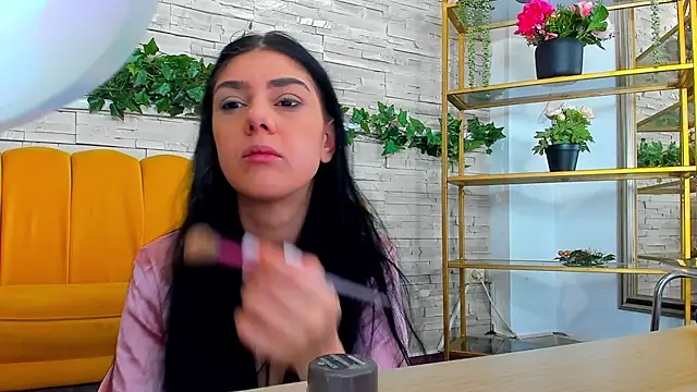 SerennaNoir online show from December 20, 2025, 6:09 am