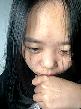 Kiee-lee online show from November 28, 2025, 10:23 pm