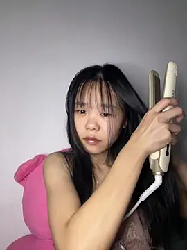 Kiee-lee online show from December 22, 2025, 1:52 pm