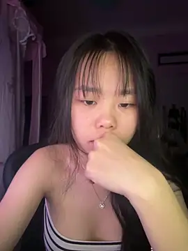 Kiee-lee online show from April 28, 2026, 6:57 pm